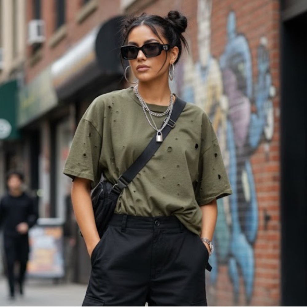 Vtg Y2K Forever 21 Distressed Olive Green Boxy T-Shirt Heavy Cotton Grunge Cyber